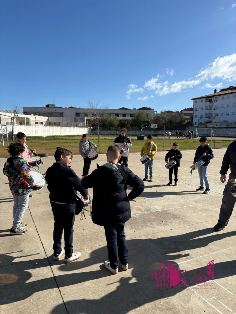 Puede ser una imagen de una o varias personas