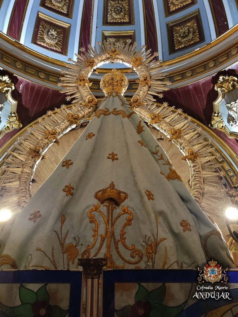 Puede ser una imagen de la Basílica del Santuario Nacional de la Inmaculada Concepción y texto