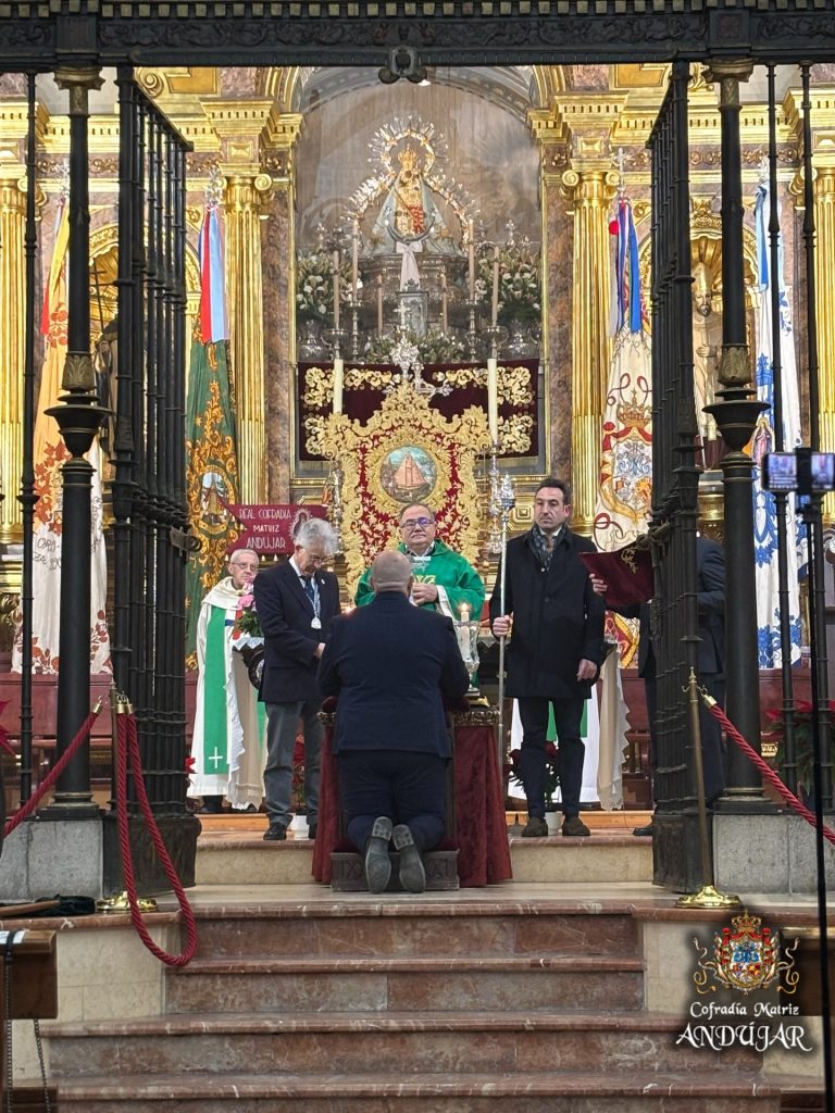 Puede ser una imagen de la Basílica del Santuario Nacional de la Inmaculada Concepción, templo y texto