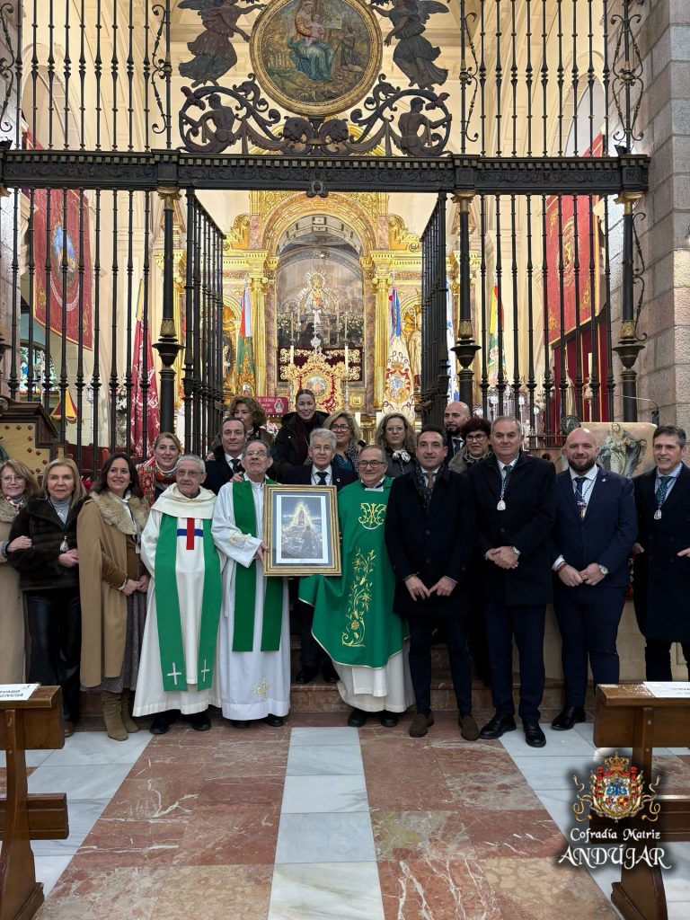 Puede ser una imagen de la Basílica del Santuario Nacional de la Inmaculada Concepción y texto que dice "አኢትል Knaum 0020 Cofradía CofradiaMatriz Matriz ANDUgAR"