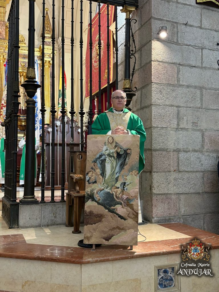 Puede ser una imagen de la Basílica del Santuario Nacional de la Inmaculada Concepción y texto que dice "Cofradía CofradiaMatriz Matriz ANDUgAR"