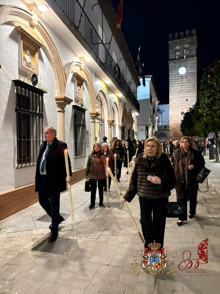 Puede ser una imagen de el acueducto de Segovia y texto