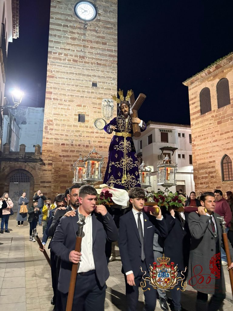 Puede ser una imagen de el acueducto de Segovia y texto